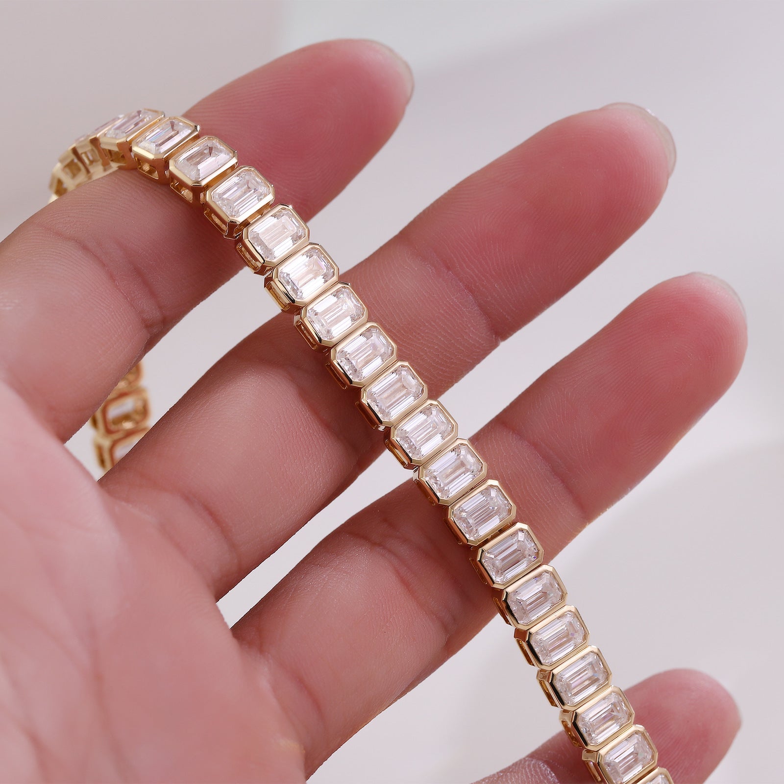 18K Yellow 4*6 Emerald Cut Moissanite Tennis Bracelet Real Gold Jewelry European and American Accessible Luxury Elegant Bracelet for Women